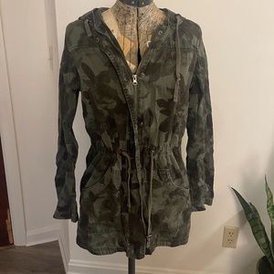 Mossimo Supply Co. Olive Green Camo Leaf Print Jacket in Large